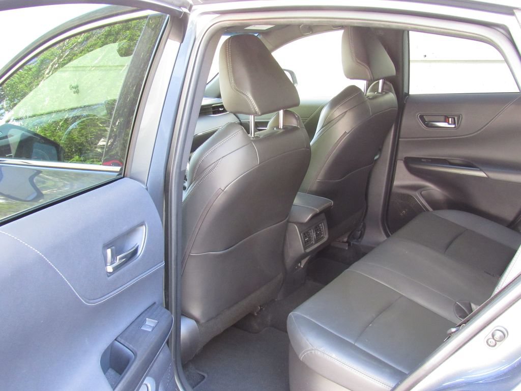 Certified 2022 Toyota Venza XLE AWD/4WD image 14