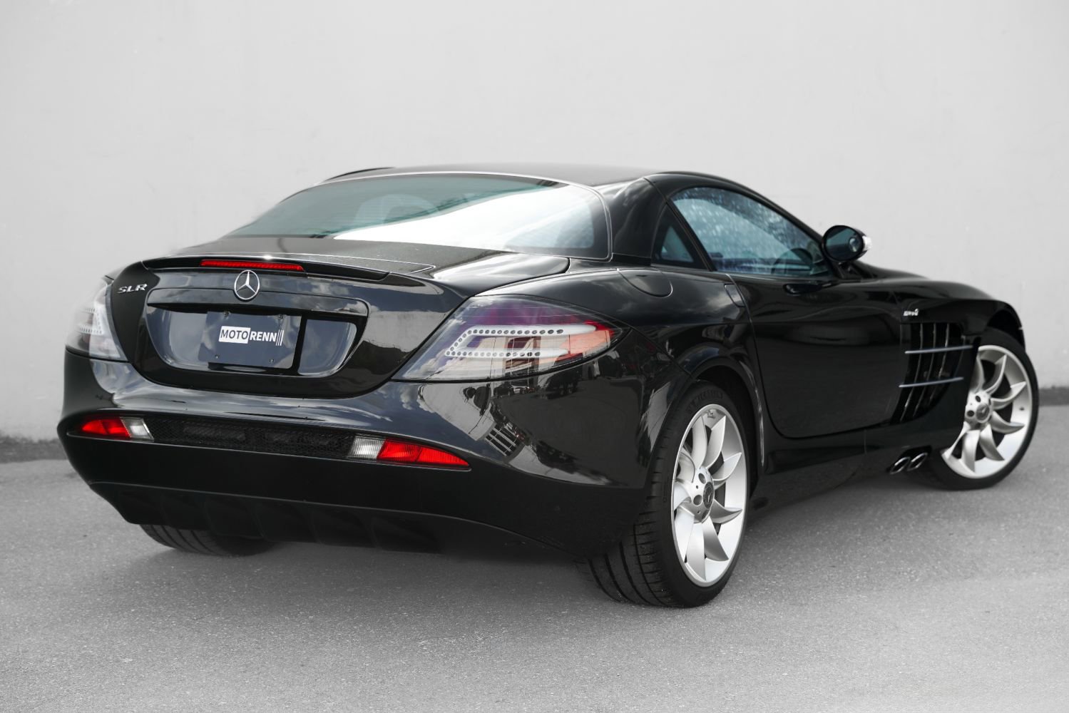 Used 2005 Mercedes-Benz SLR image 4