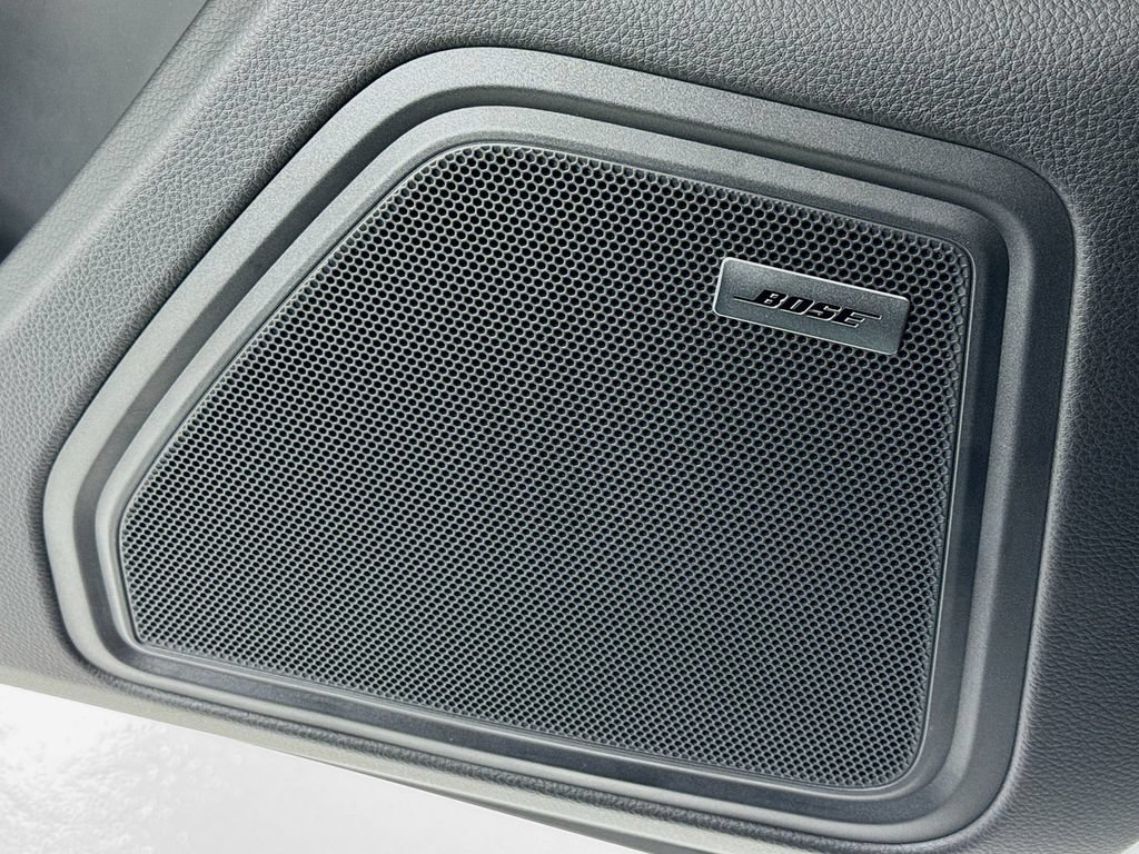 New 2026 Porsche Macan Turbo AWD/4WD image 12