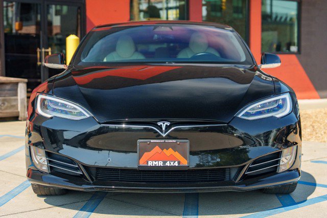Used 2021 Tesla Model S Performance image 2