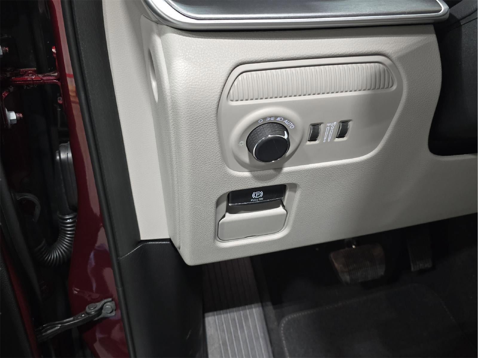 New 2026 Jeep Grand Wagoneer L Limited AWD/4WD image 11
