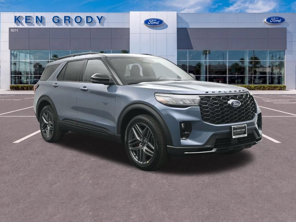 New 2026 Ford Explorer ST-Line w/ ST-Line Street Pack AWD/4WD image 1