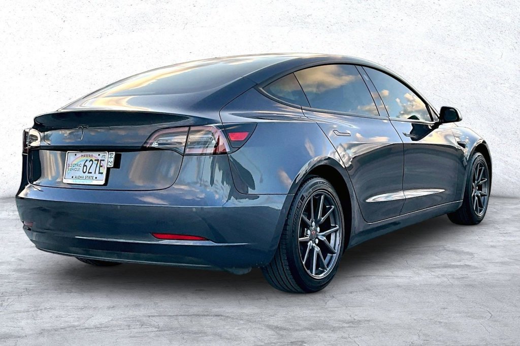 Used 2019 Tesla Model 3 Mid Range RWD image 2