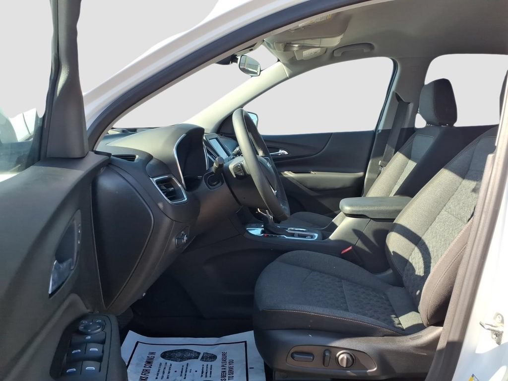 Used 2024 Chevrolet Equinox LT w/ LPO, Floor Liner Package FWD image 18