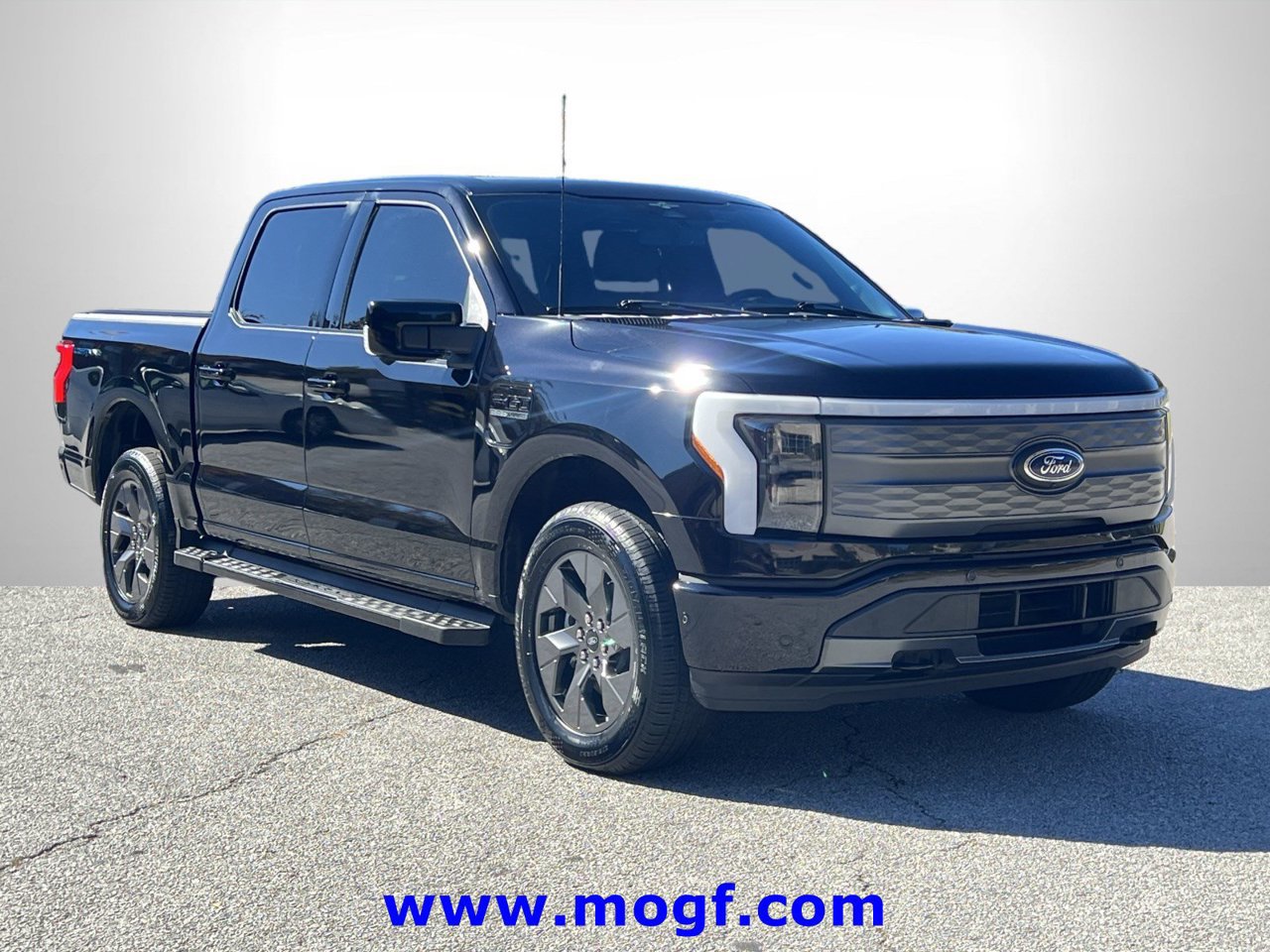 Certified 2023 Ford F150 Lightning Lariat w/ Equipment Group 511A High AWD/4WD image 4