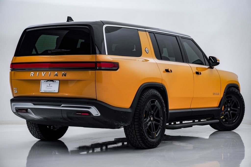 Used 2023 Rivian R1S Adventure image 9