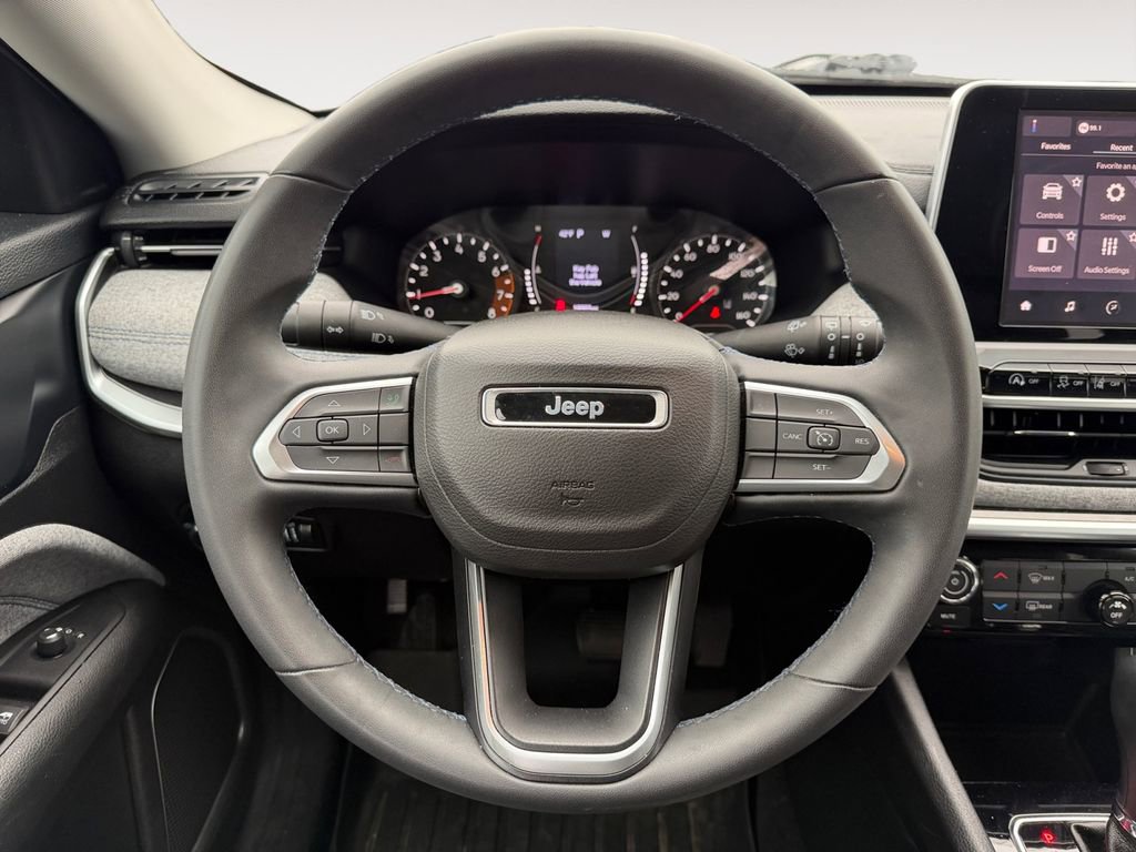 Used 2022 Jeep Compass Latitude image 15