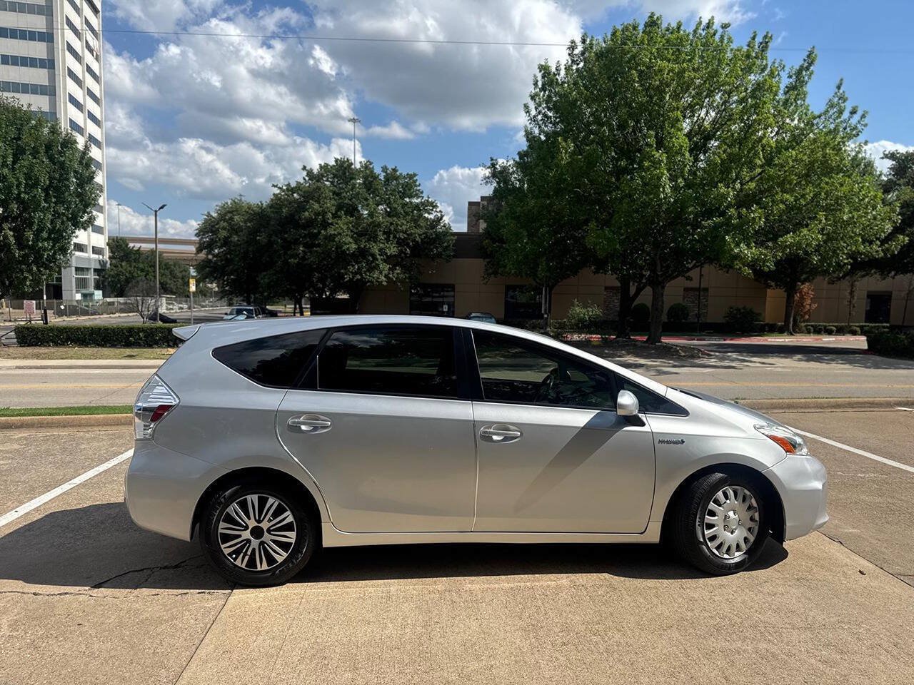 Used 2013 Toyota Prius V Two FWD image 11
