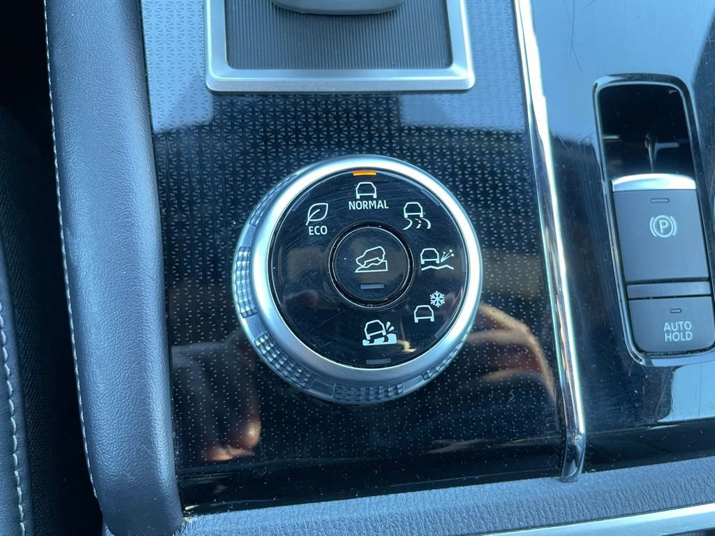 Used 2023 Mitsubishi Outlander SE Black Edition image 15