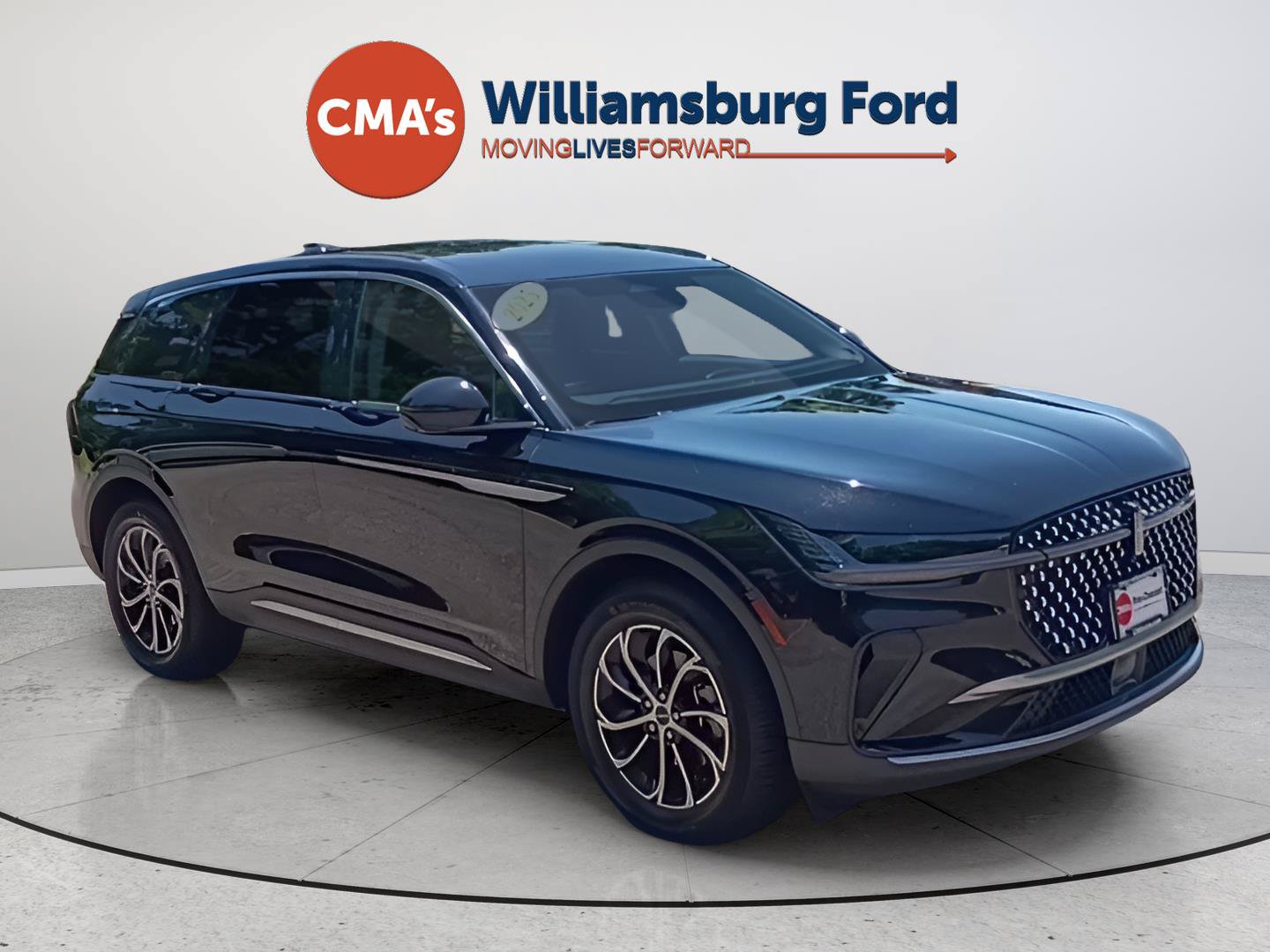 Used 2025 Lincoln Nautilus Premier AWD/4WD image 7