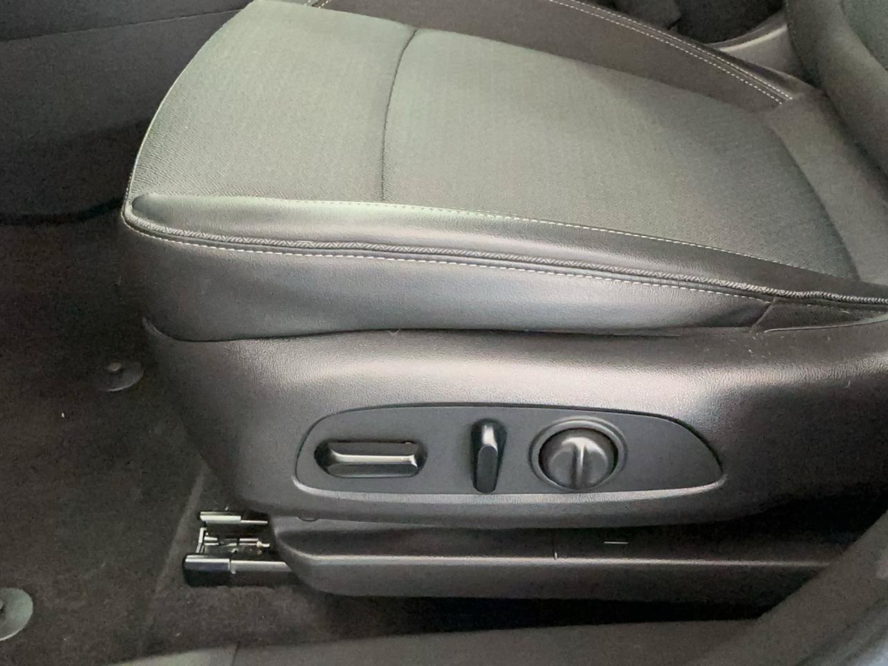 Used 2022 Buick Encore GX Select w/ Sport Touring Package AWD/4WD image 17