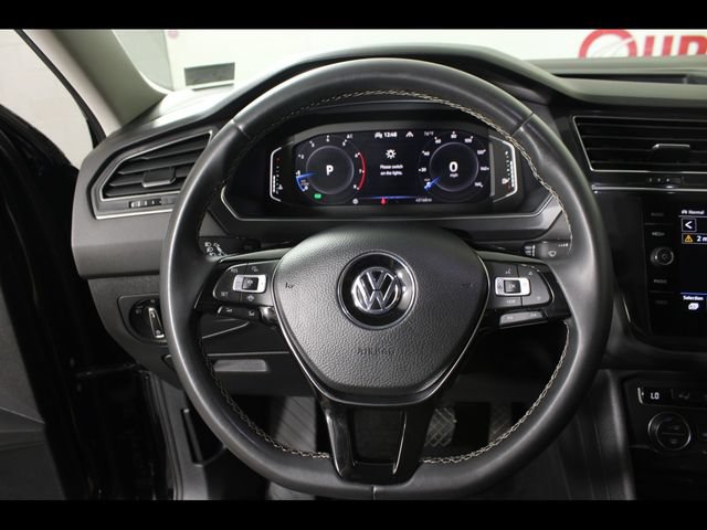 Used 2021 Volkswagen Tiguan SEL AWD/4WD image 22
