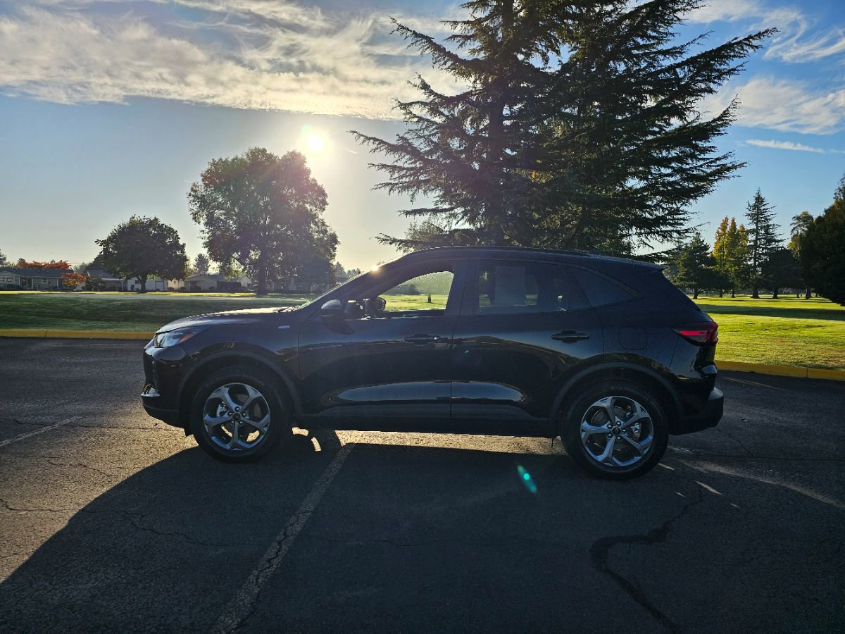 Used 2025 Ford Escape ST-Line Select image 25