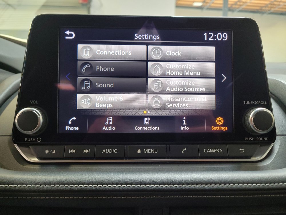 Used 2025 Nissan Rogue SV AWD/4WD image 25