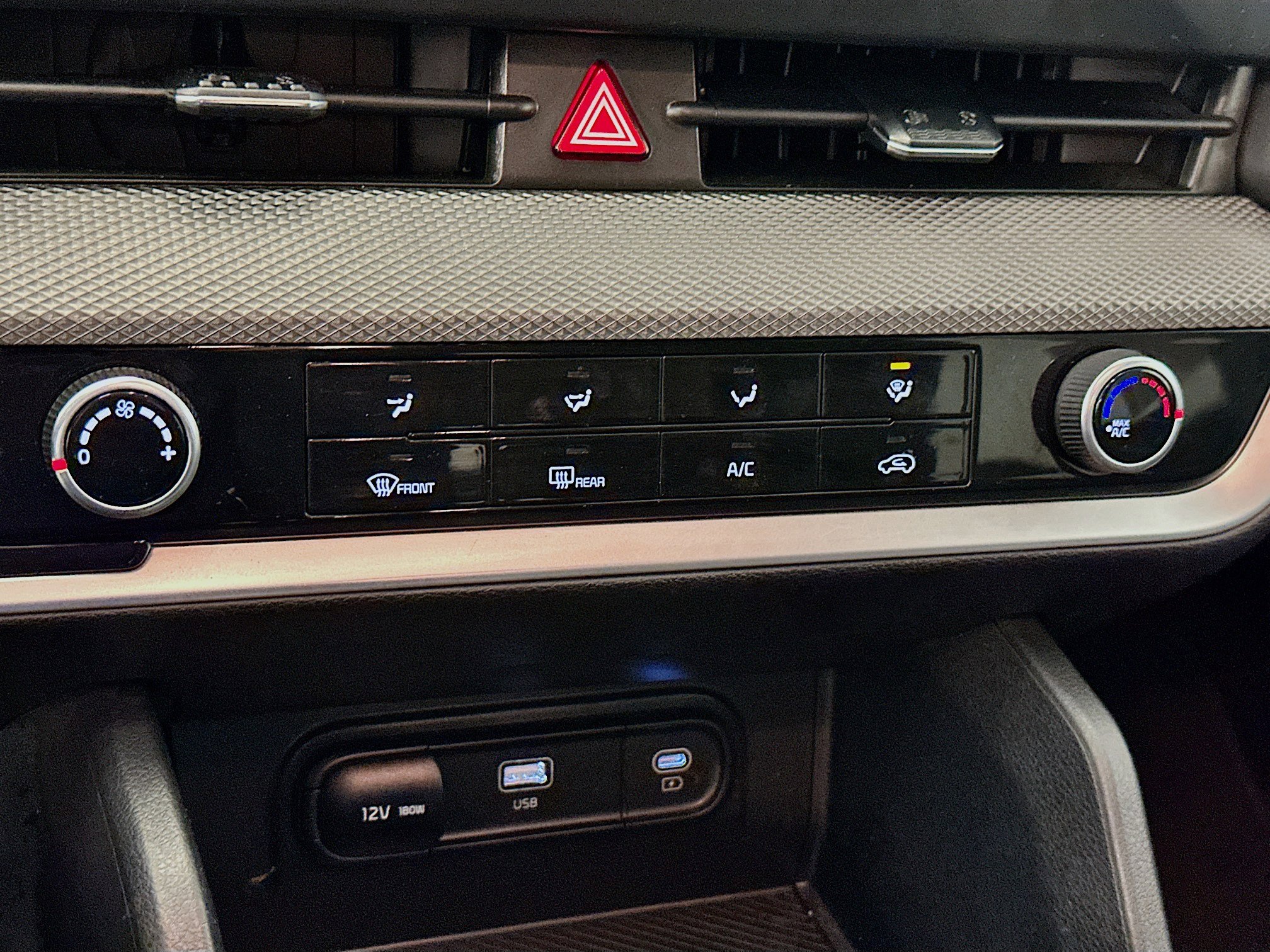 Used 2024 Kia Sportage LX image 23