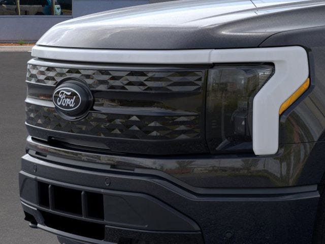 New 2025 Ford F150 Lightning Platinum w/ Dark Elements Package AWD/4WD image 17