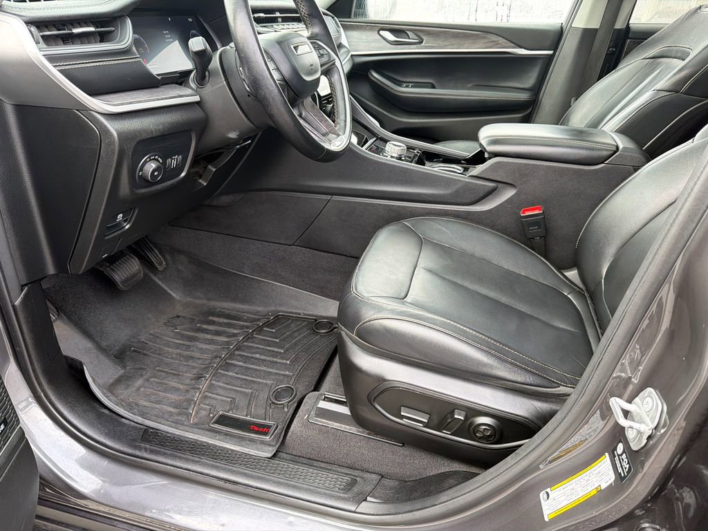 Used 2022 Jeep Grand Cherokee L Limited image 9