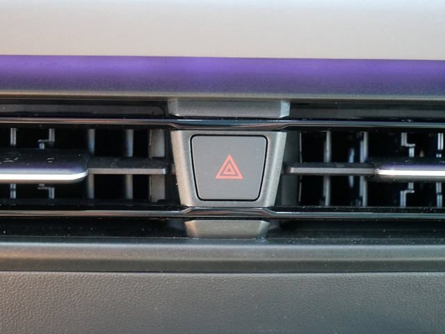 Certified 2025 Volkswagen Tiguan SE AWD/4WD image 31