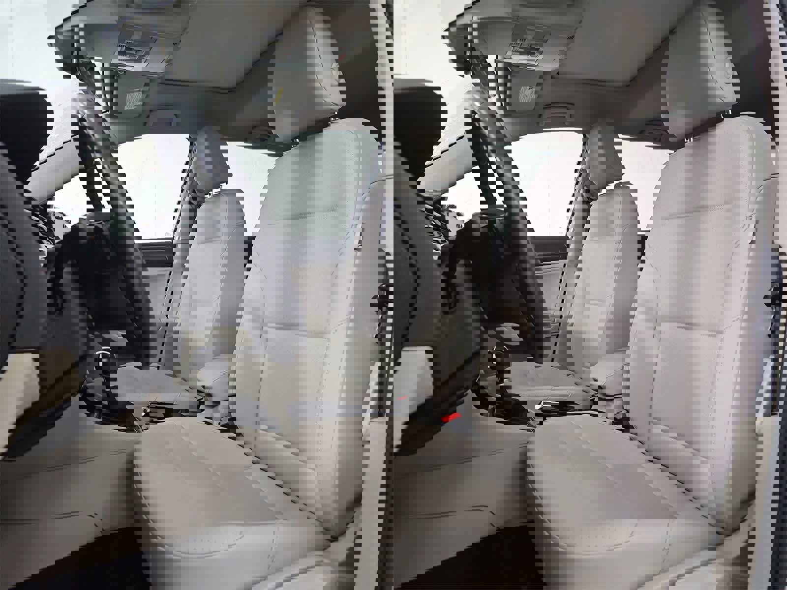 Used 2019 Volkswagen Golf SE w/ Driver Assistance Package image 16