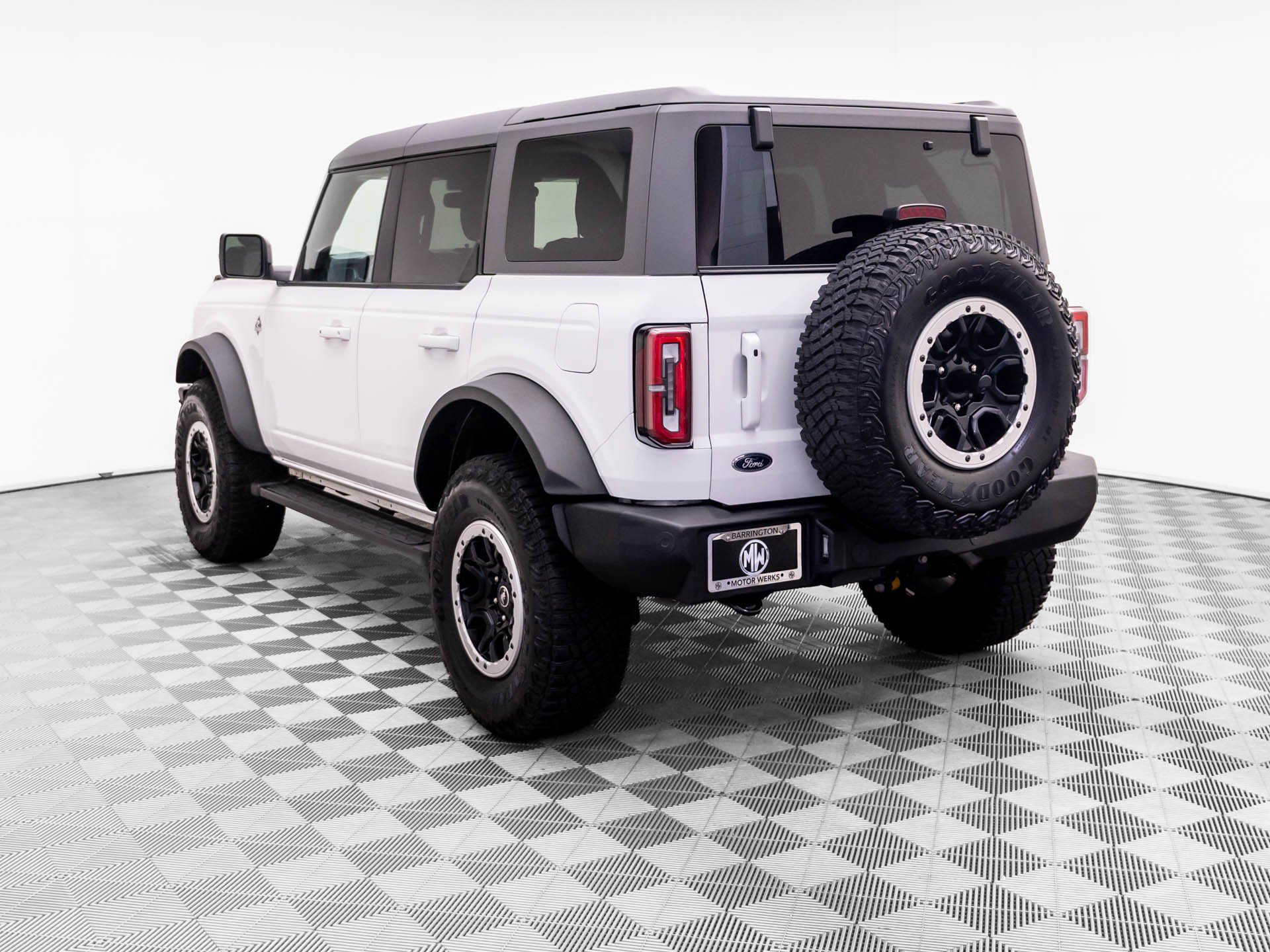 Used 2024 Ford Bronco Outer Banks w/ Sasquatch Package AWD/4WD image 3