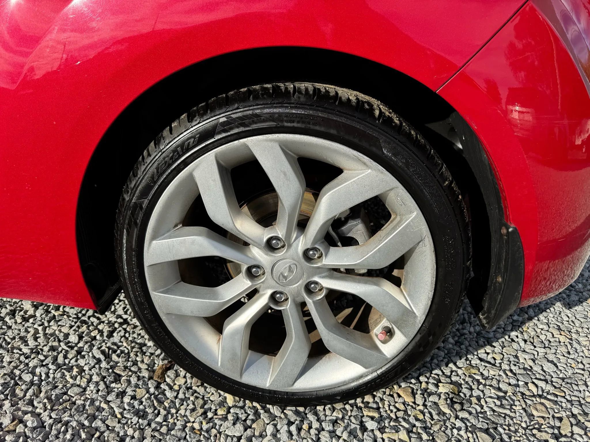 Used 2013 Hyundai Veloster w/ Style Pkg image 8