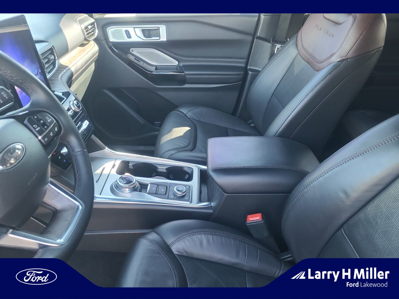 Used 2022 Ford Explorer Platinum w/ Equipment Group 601A image 15