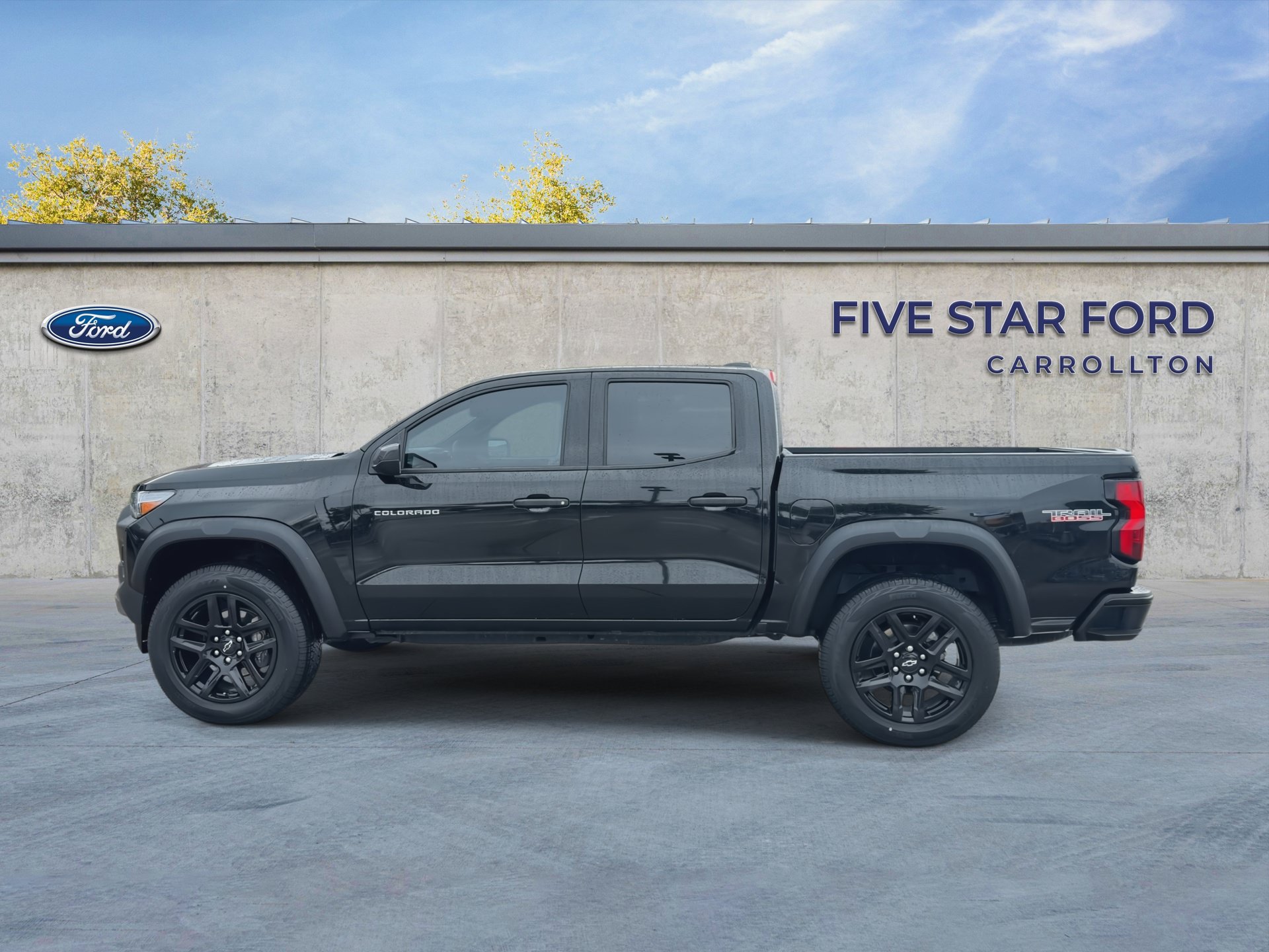 Used 2025 Chevrolet Colorado Trail Boss AWD/4WD image 5