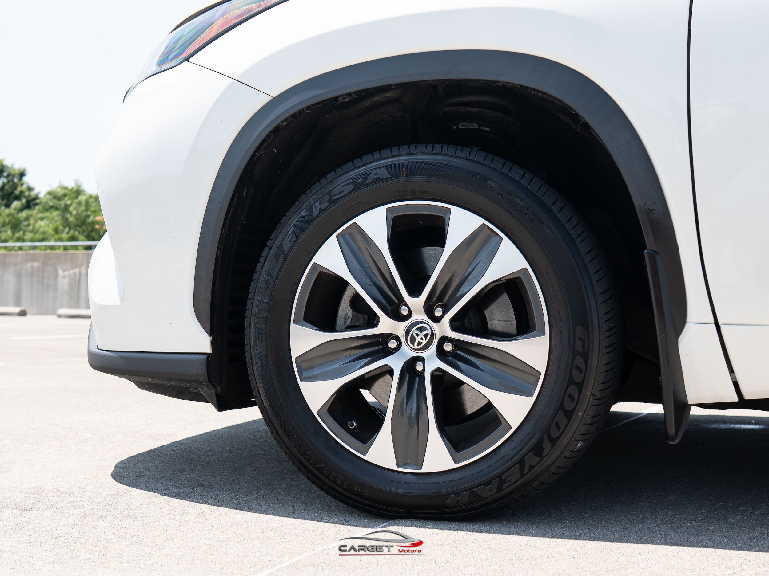 Used 2021 Toyota Highlander XLE AWD/4WD image 10