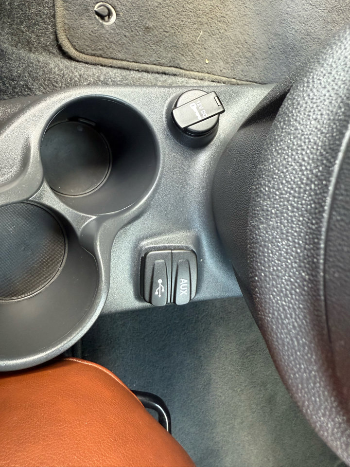 Used 2017 FIAT 500 Lounge image 23