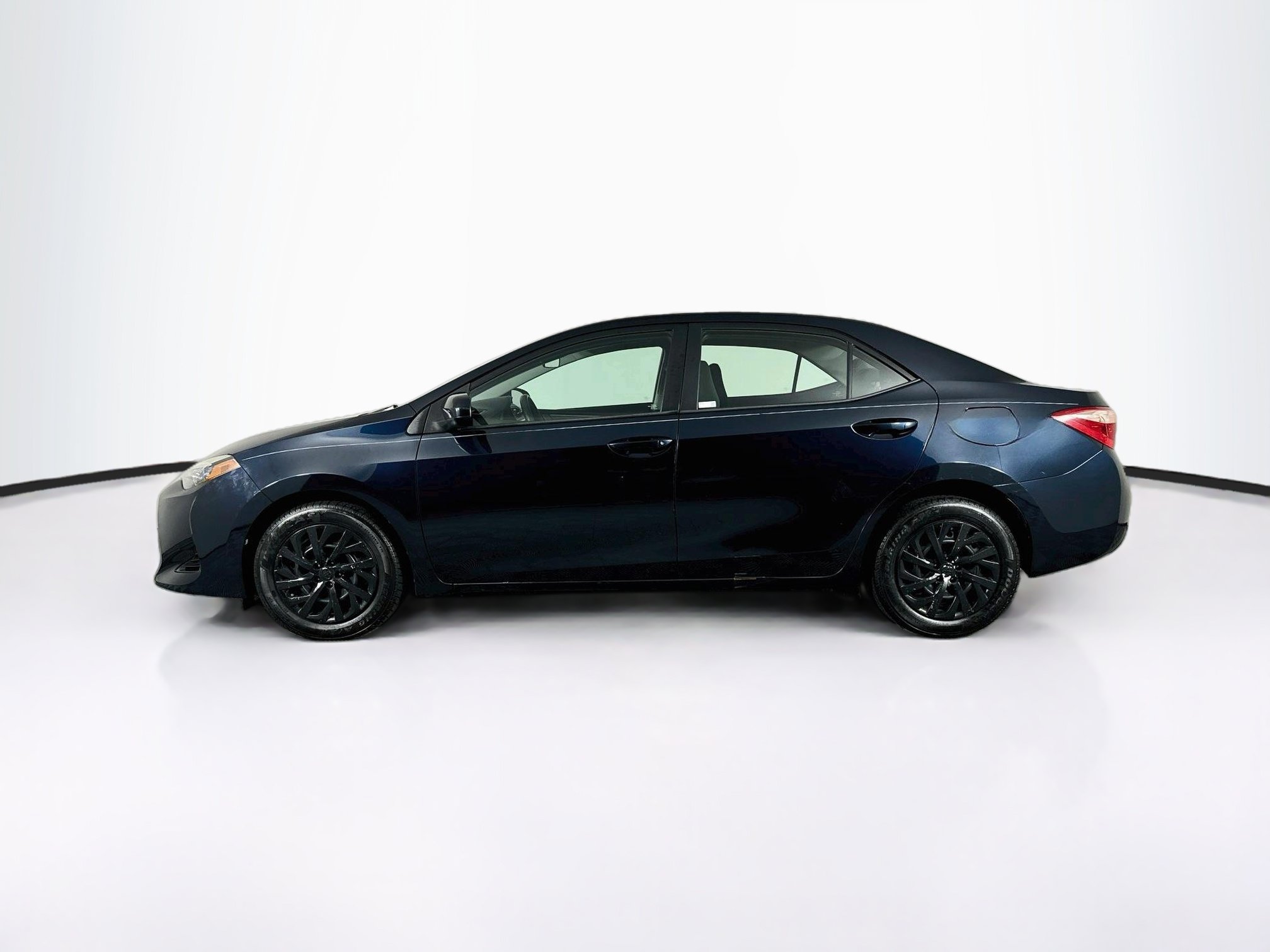 Used 2018 Toyota Corolla LE FWD image 4