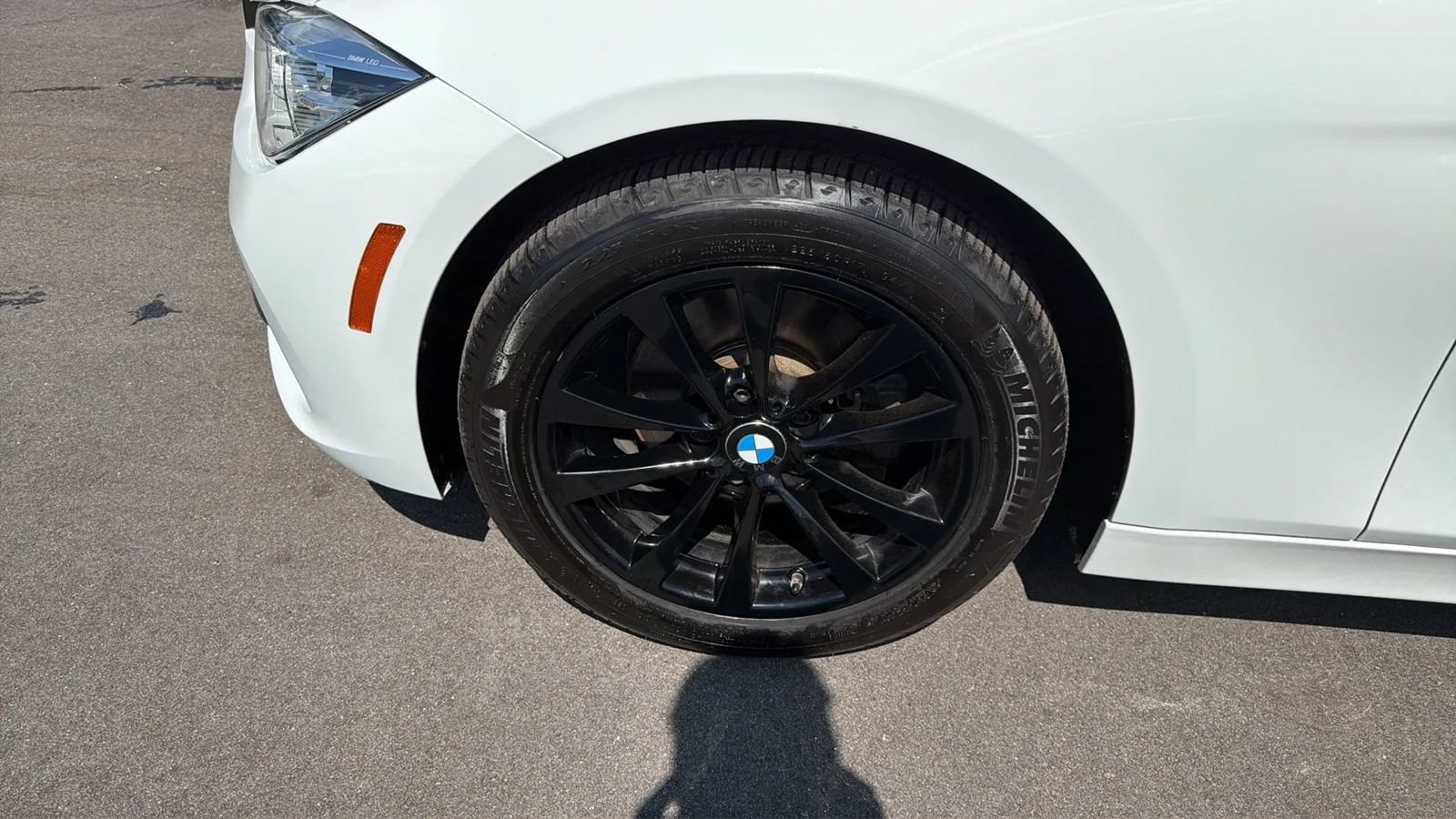 Used 2018 BMW 320i xDrive Sedan w/ Convenience Package AWD/4WD image 13
