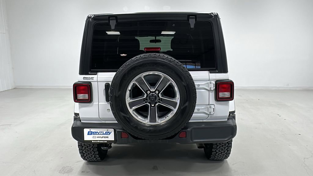 Used 2018 Jeep Wrangler Unlimited Sahara image 5