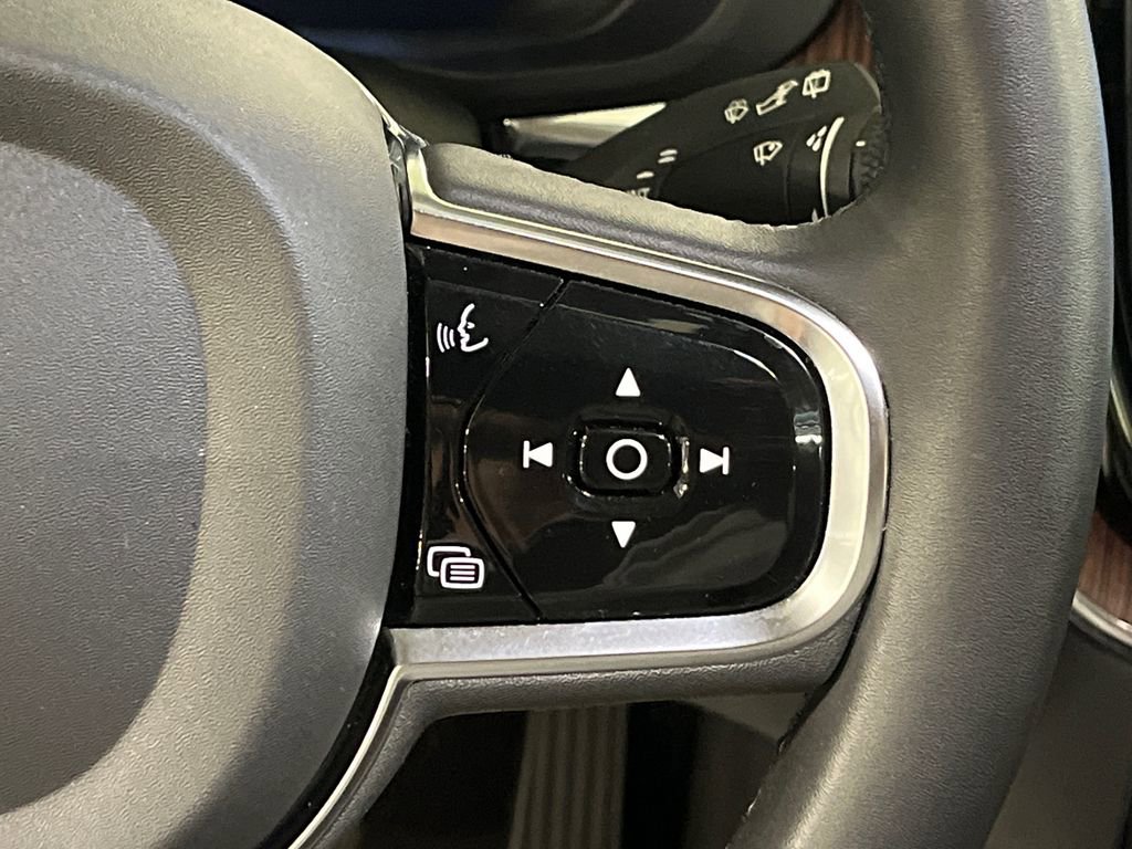 Certified 2024 Volvo XC60 B5 Ultimate w/ Protection Package Premier AWD/4WD image 14