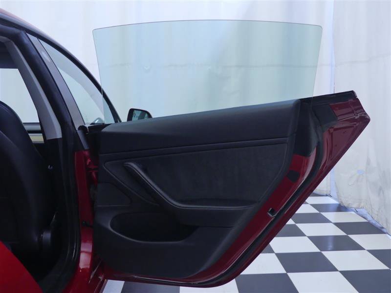 Used 2021 Tesla Model 3 Performance image 27