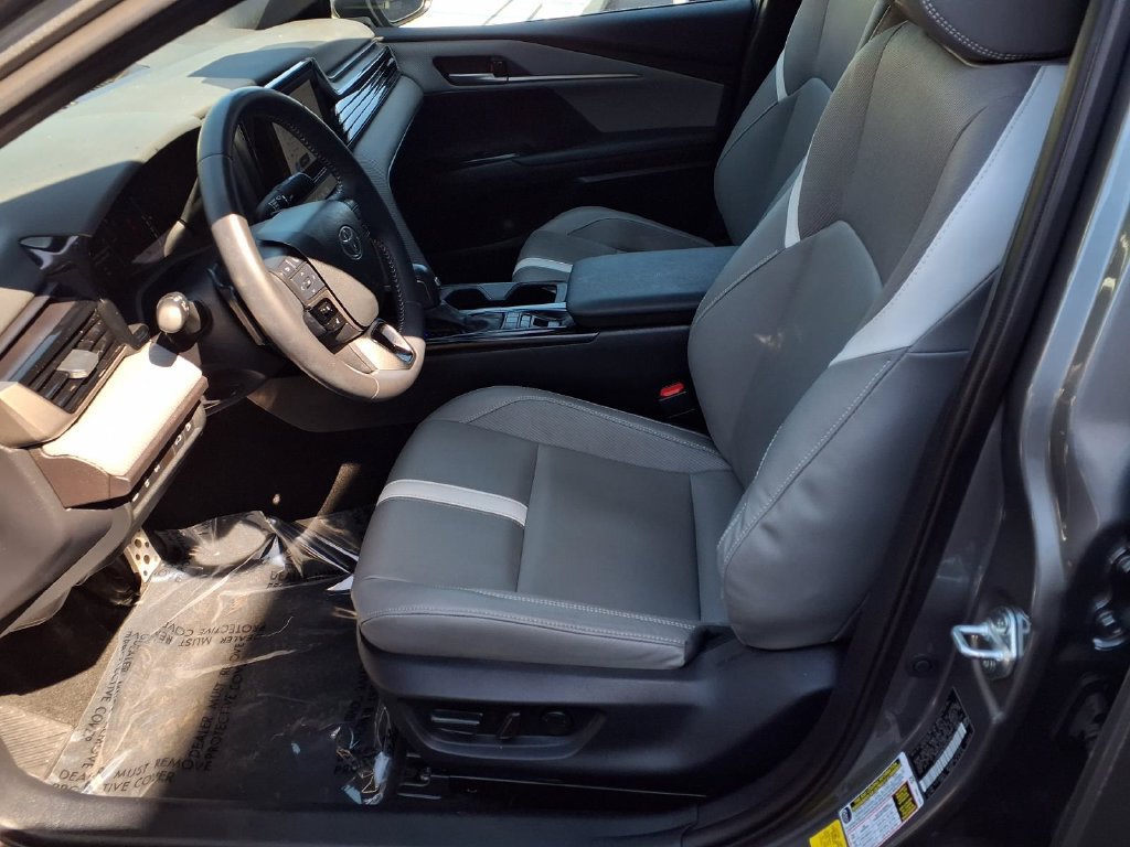 Certified 2025 Toyota Camry SE FWD image 19