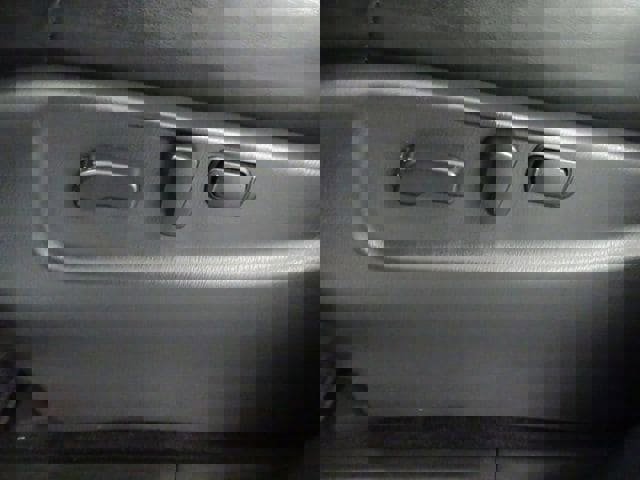 Used 2020 Nissan Armada Platinum w/ Captain's Chairs Package AWD/4WD image 3