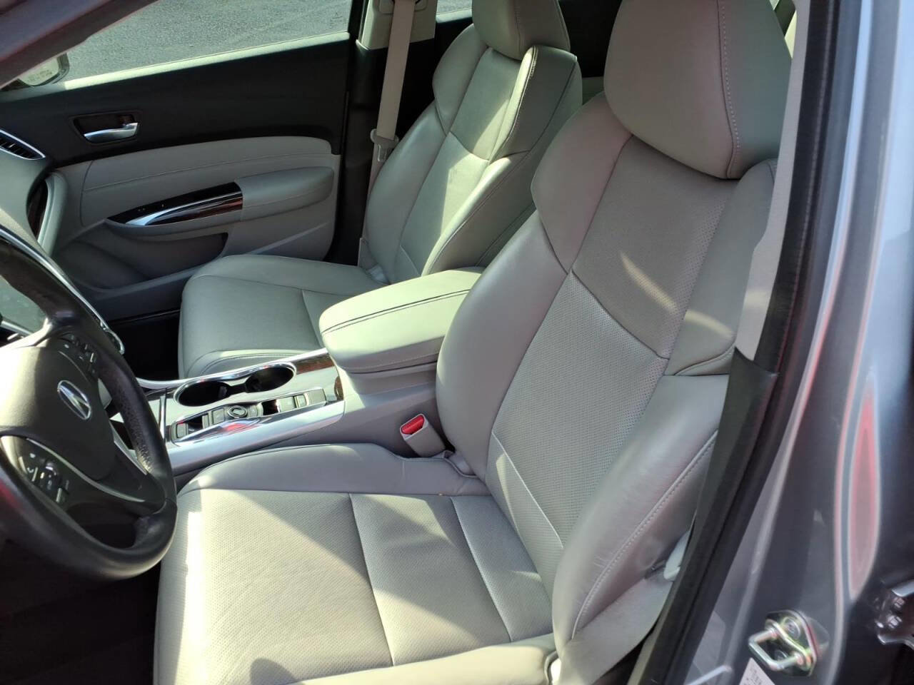 Used 2017 Acura TLX V6 w/ Technology Package image 18