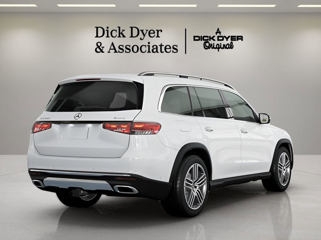 Used 2025 Mercedes-Benz GLS 450 4MATIC image 11