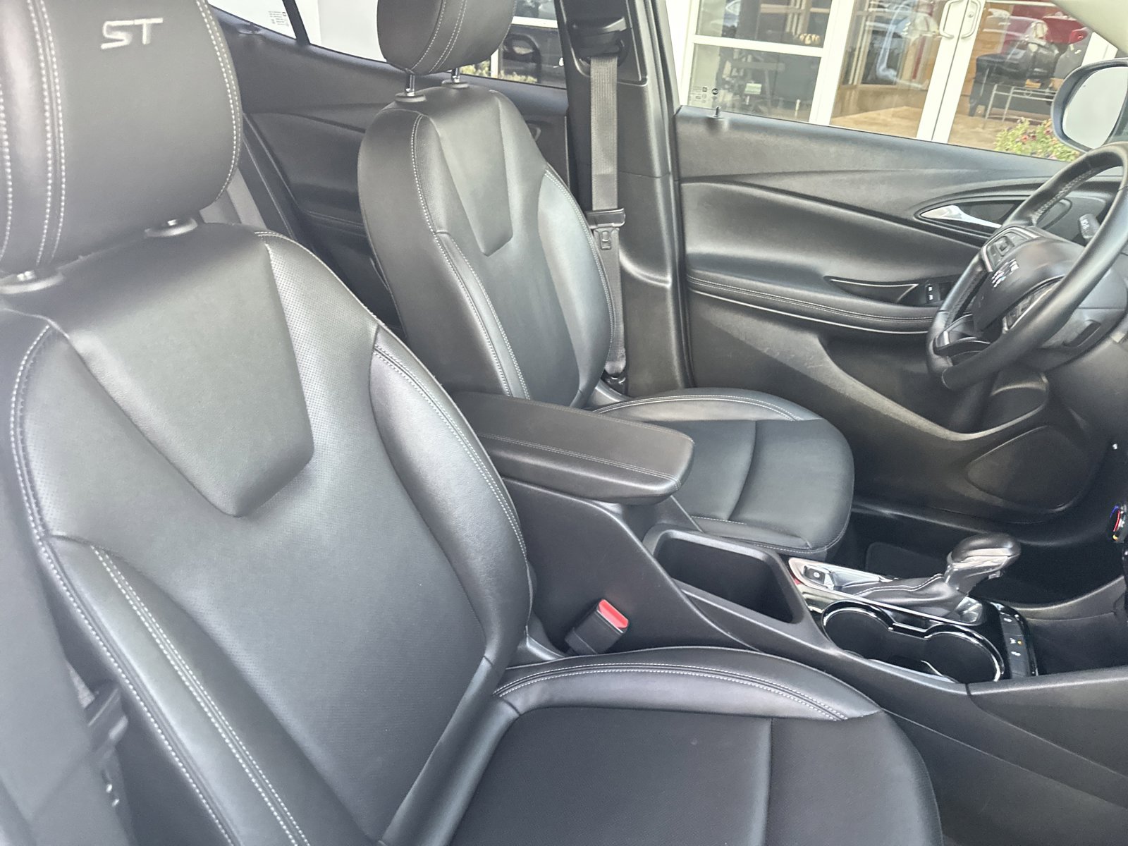 Used 2024 Buick Encore GX Sport Touring w/ Comfort Package image 29