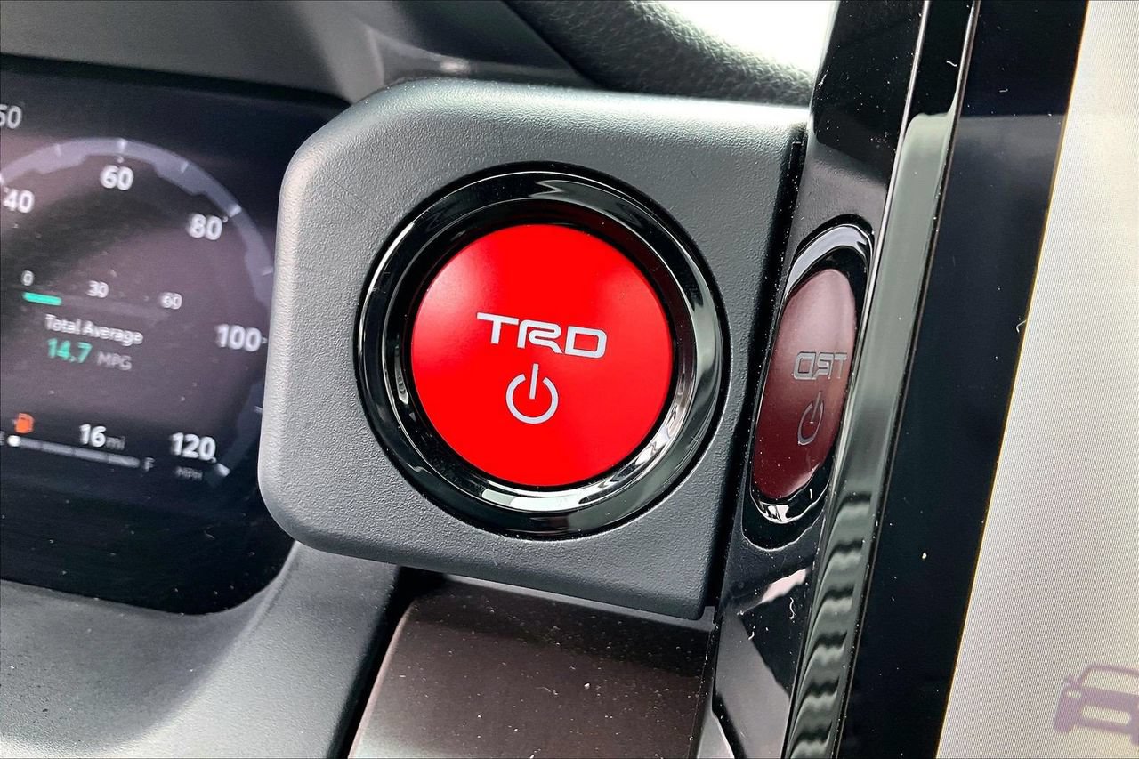Used 2024 Toyota Tacoma TRD Sport AWD/4WD image 25