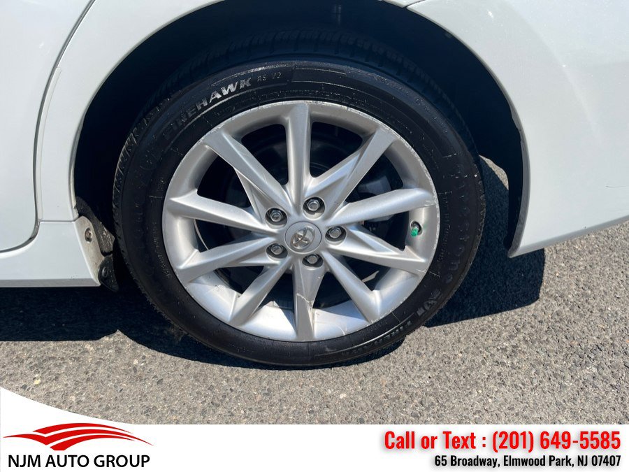 Used 2014 Toyota Prius V Five FWD image 7