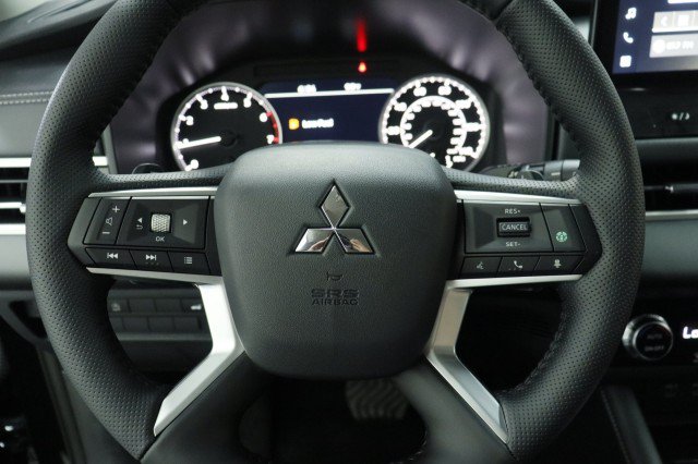 New 2026 Mitsubishi Outlander SE FWD image 8