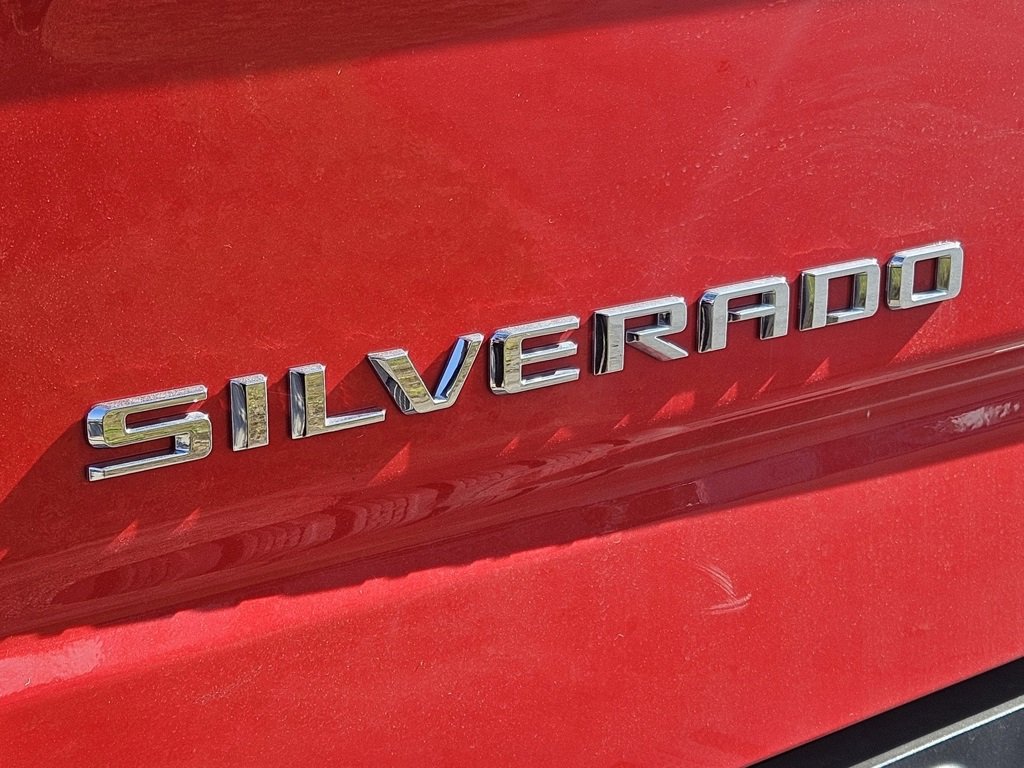 Used 2024 Chevrolet Silverado 1500 ZR2 w/ Technology Package image 9