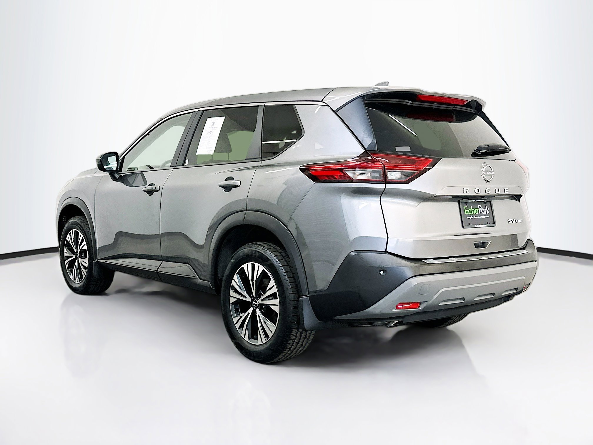 Used 2023 Nissan Rogue SV image 5