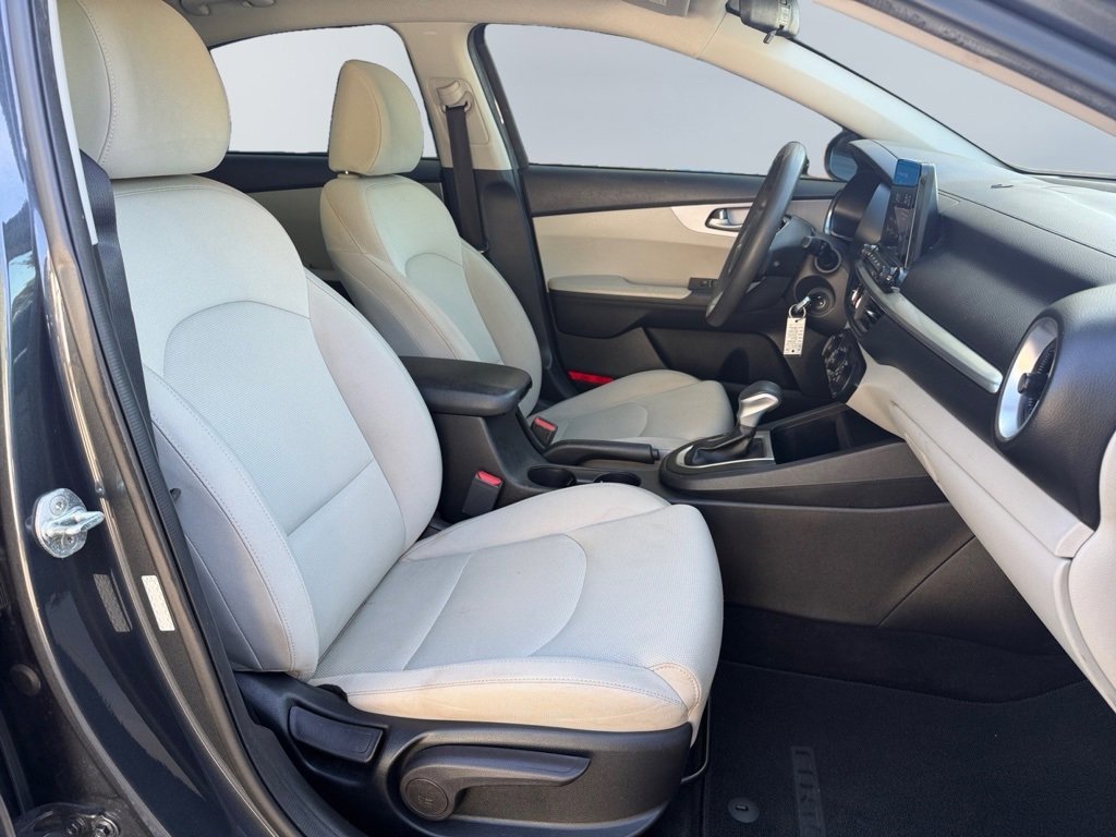 Used 2022 Kia Forte LXS image 10