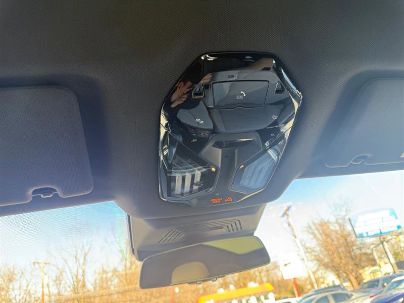 Used 2023 BMW iX xDrive50 w/ Premium Package image 37