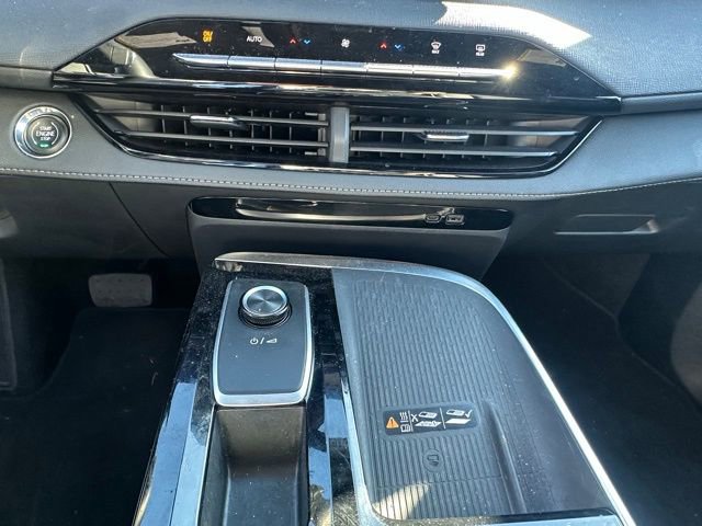 Used 2025 Buick Enclave Sport Touring image 31