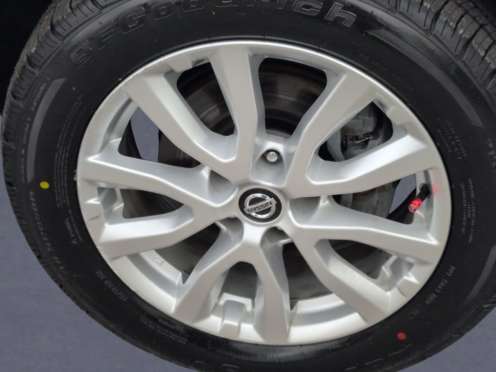 Used 2021 Nissan Rogue Sport S image 34