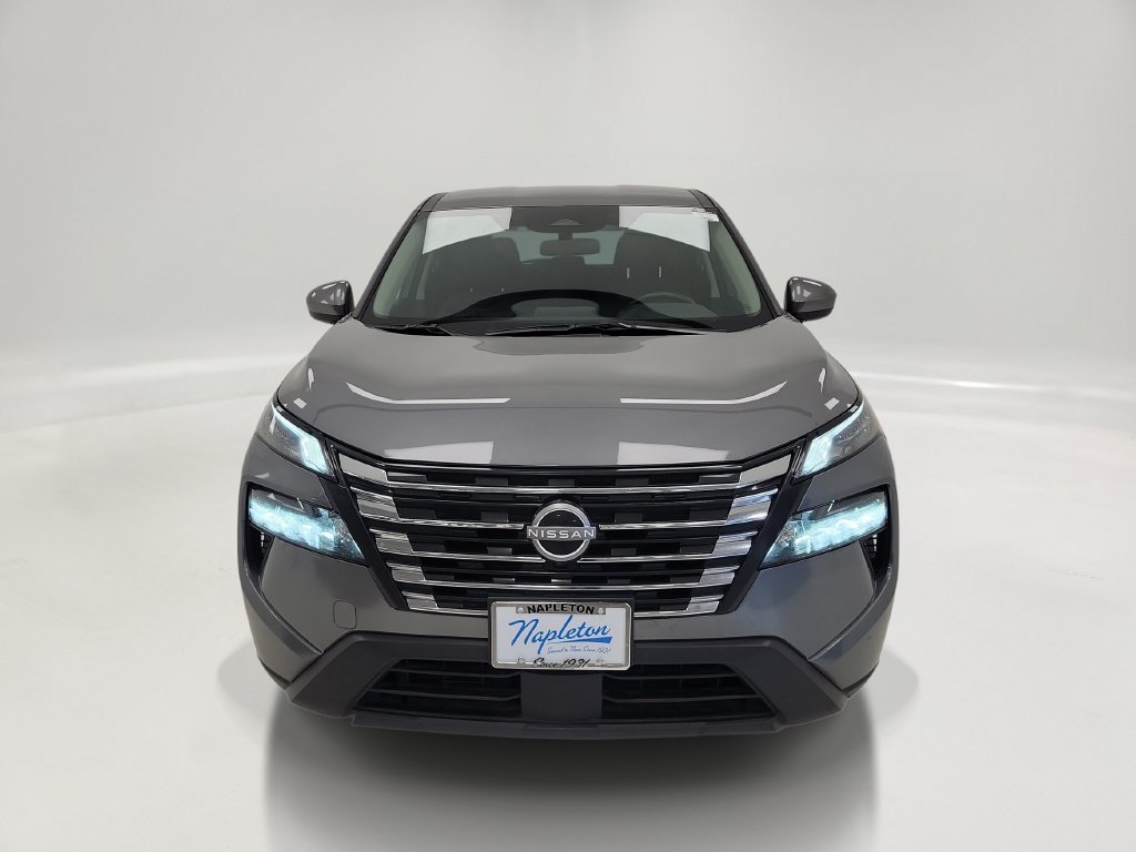 Used 2025 Nissan Rogue SV AWD/4WD image 2