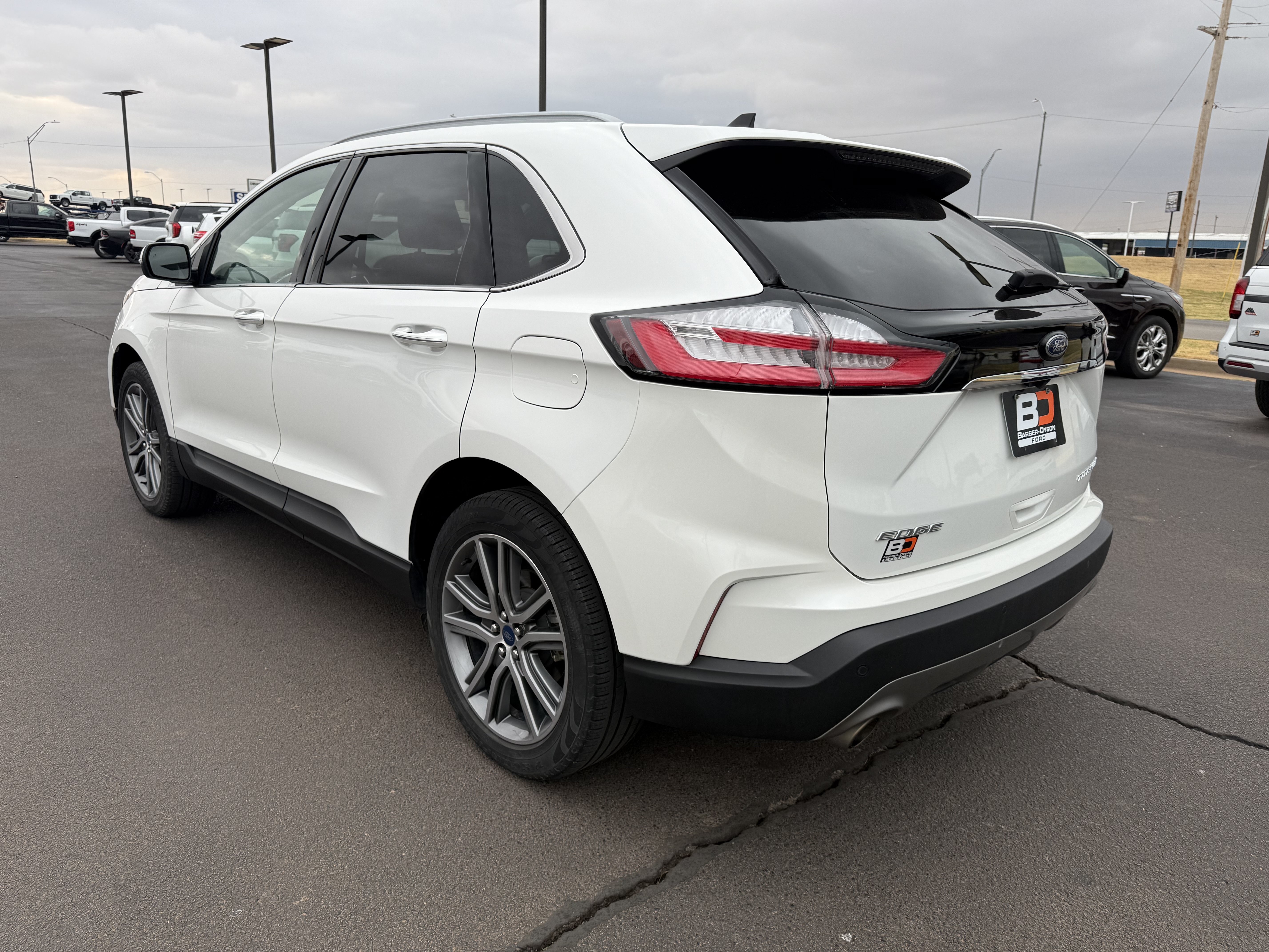 Used 2020 Ford Edge Titanium FWD image 4